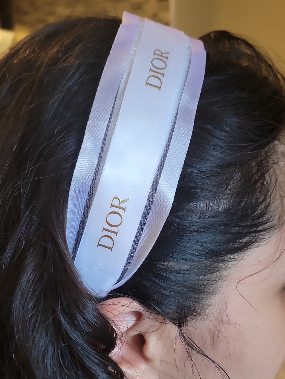 Dior White & Gold Ribbon - Picture 3 of 11